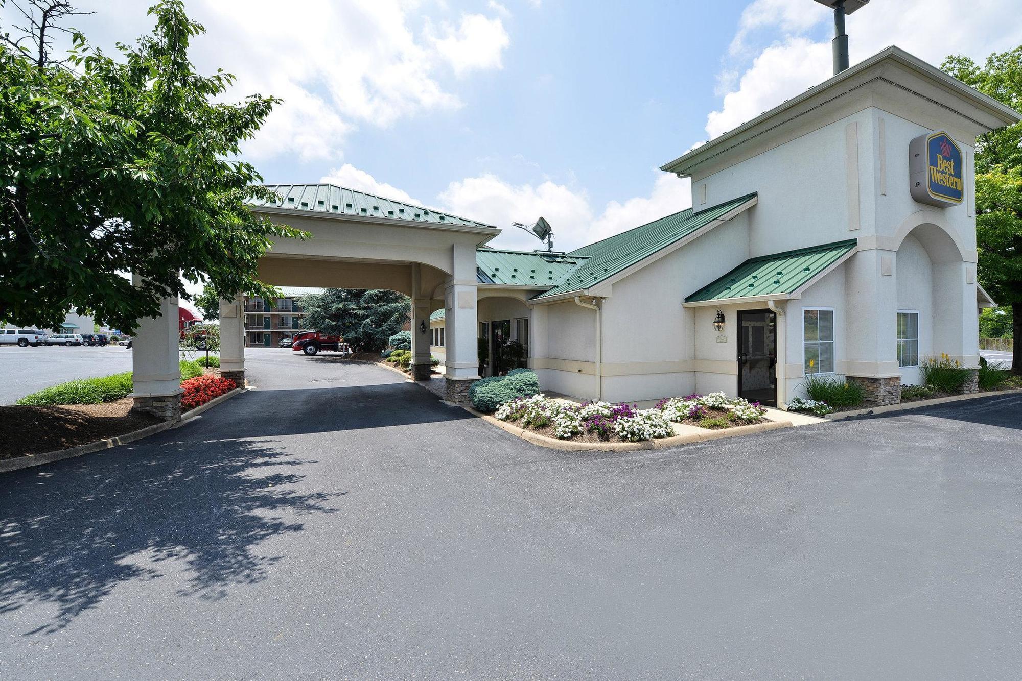 Best Western Harrisonburg Inn Екстериор снимка